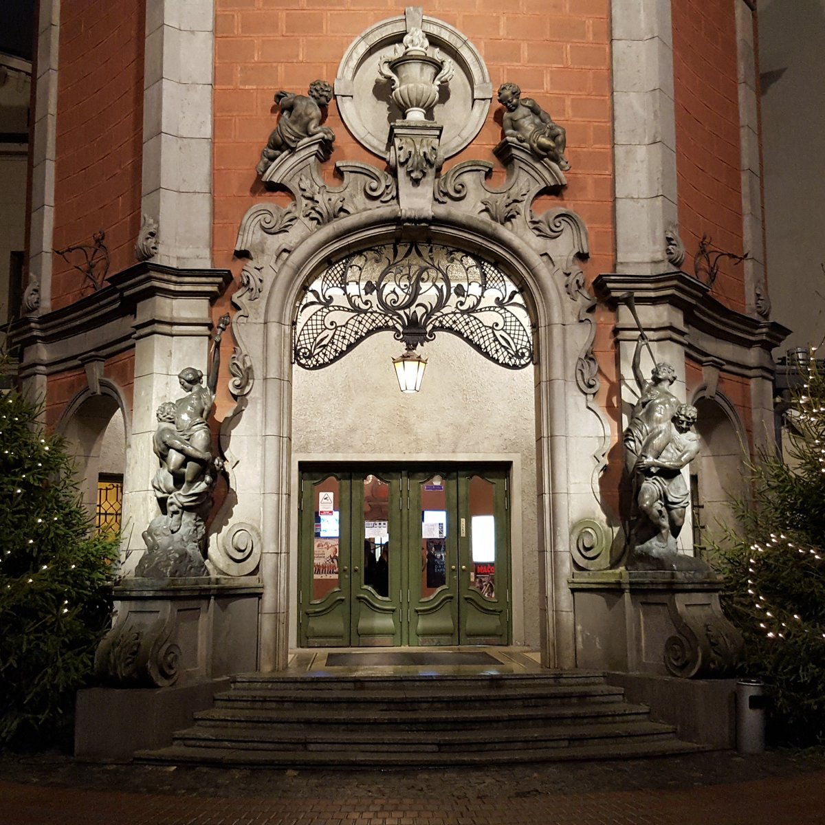 Gleb_Kiselov's tweet image. Watching a #documentary "Eight starts" in my favorite movie theater in #Riga "Splendid Palace". I'm really exited that Latvian cinema is reborn and finally you can watch new film on the big screen. 

Now #independent #filmmakers of Latvia have more chances to be heard and seen!