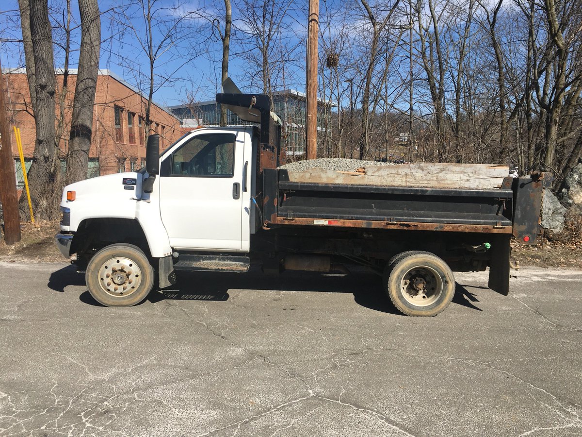 CSPTrafficUnit's tweet image. This truck was stopped in Danbury and was 5,800 lbs overweight.  The weight exceeded the tire rating, causing a failure of the sidewall.