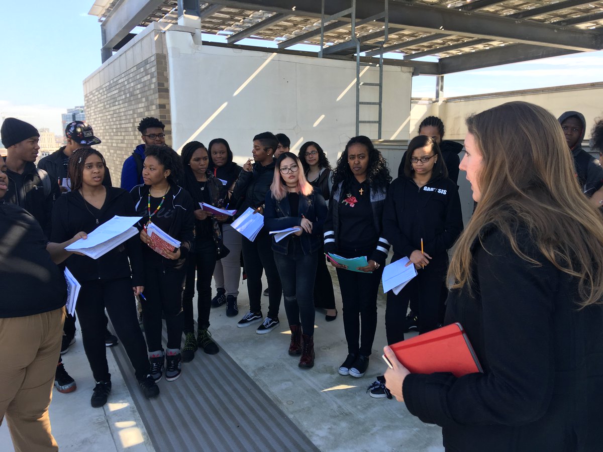 We were really excited to discuss the 480kW photovoltaic array, the 362 well geothermal field and other #SustainableDesign strategies with AP Environmental Science students @DunbarHSDC today!  #LEEDPlatinum @PerkinsEastman @HAN_Jauregui @DCDGS @DCPS_Mods