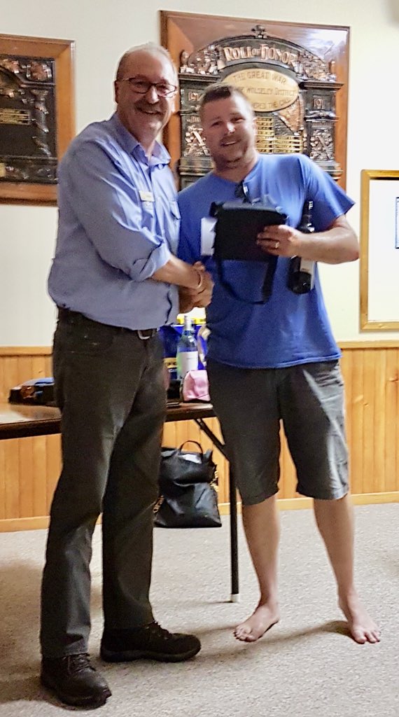 DavidEvans_59's tweet image. @funky_farmer Ben Hunt won the best crop at the Tatiara Crop Comp presentation on Mon &amp;amp; collected @GrainGrowersLtd #ProductionWise prize. Maybe a voucher for some shoes 👞 next year. #cropcomp #Wolseleyagbureau #Schepter #wheat
