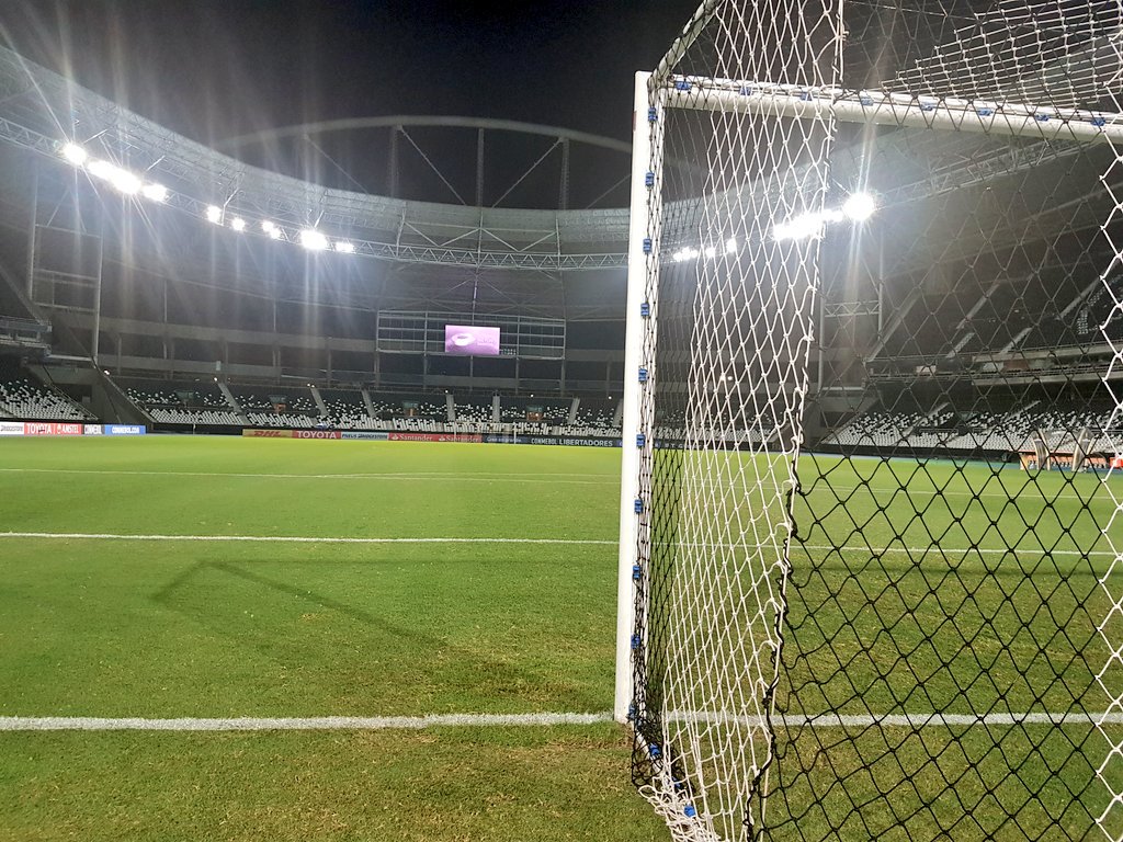 Flamengo's tweet photo. Boa noite, Nação. Já estamos no Nilton Santos. Logo mais, às 21h45, a bola vai rolar para a estreia na Conmebol Libertadores, contra o River Plate.
#FLAxRIV #VamosFlamengo https://t.co/sKwiEFizMv