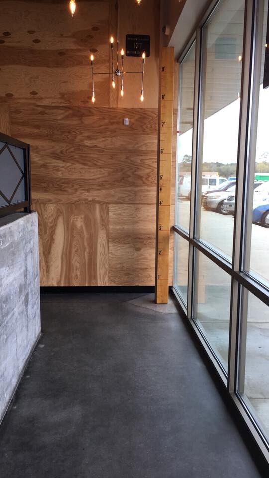 Abbieavamommy's tweet photo. #putitbacktorchys A realtor complained to corporate so Torchy’s in kingwood TX removed flood level sign from Harvey  apparently she is having trouble selling flooded homes because of it. I am for one angry. They flooded and came back and had every right to put the marker up https://t.co/wfWDZ5akKP