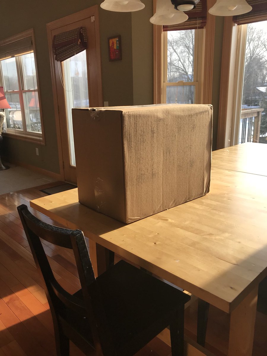 Coming home to <a href="/ImageryWinery/">ImageryWinery</a> ‘s Mystery Case makes my day.