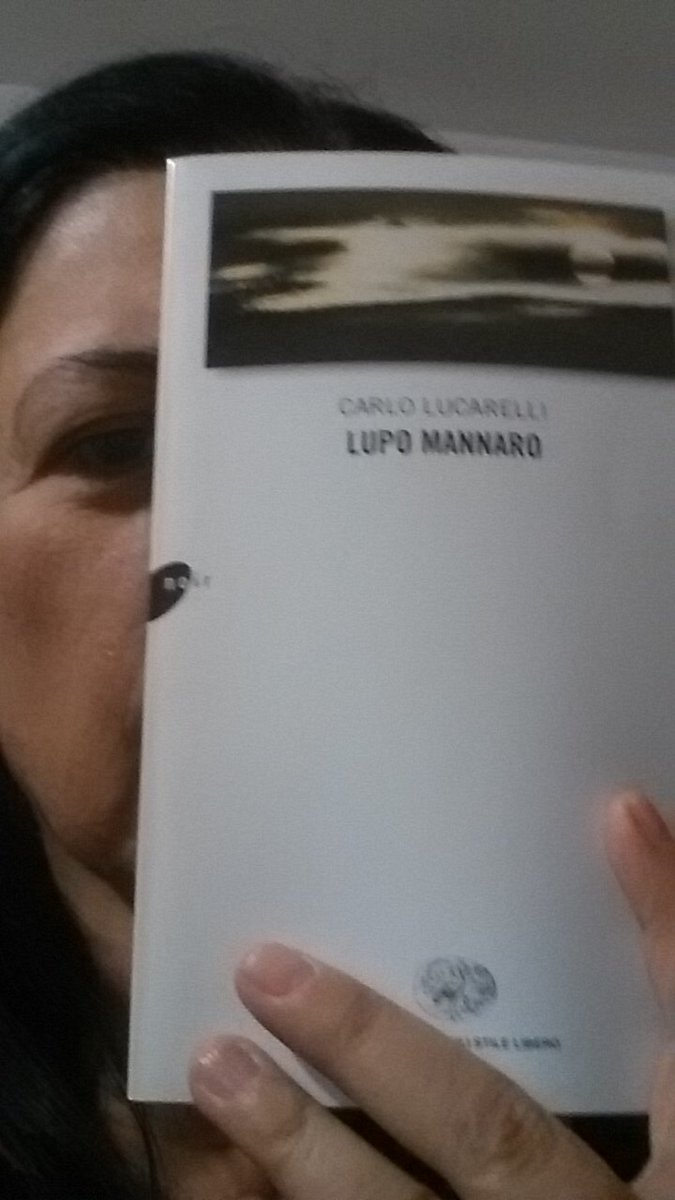 CasulaGiuliana's tweet photo. Mi sono ritrovata questo. Noir imperdibile. #Riscoperte @CarloLucarelli6 @MassimoCarlotto @Einaudieditore @reppomanuno @recerusse @alespiga67 @Contornidinoir @ThrillerCafe @pivacorpifreddi @Basil_73 @artdielle @NikitaGuardini @Paolashap https://t.co/FRe2UXHEU6
