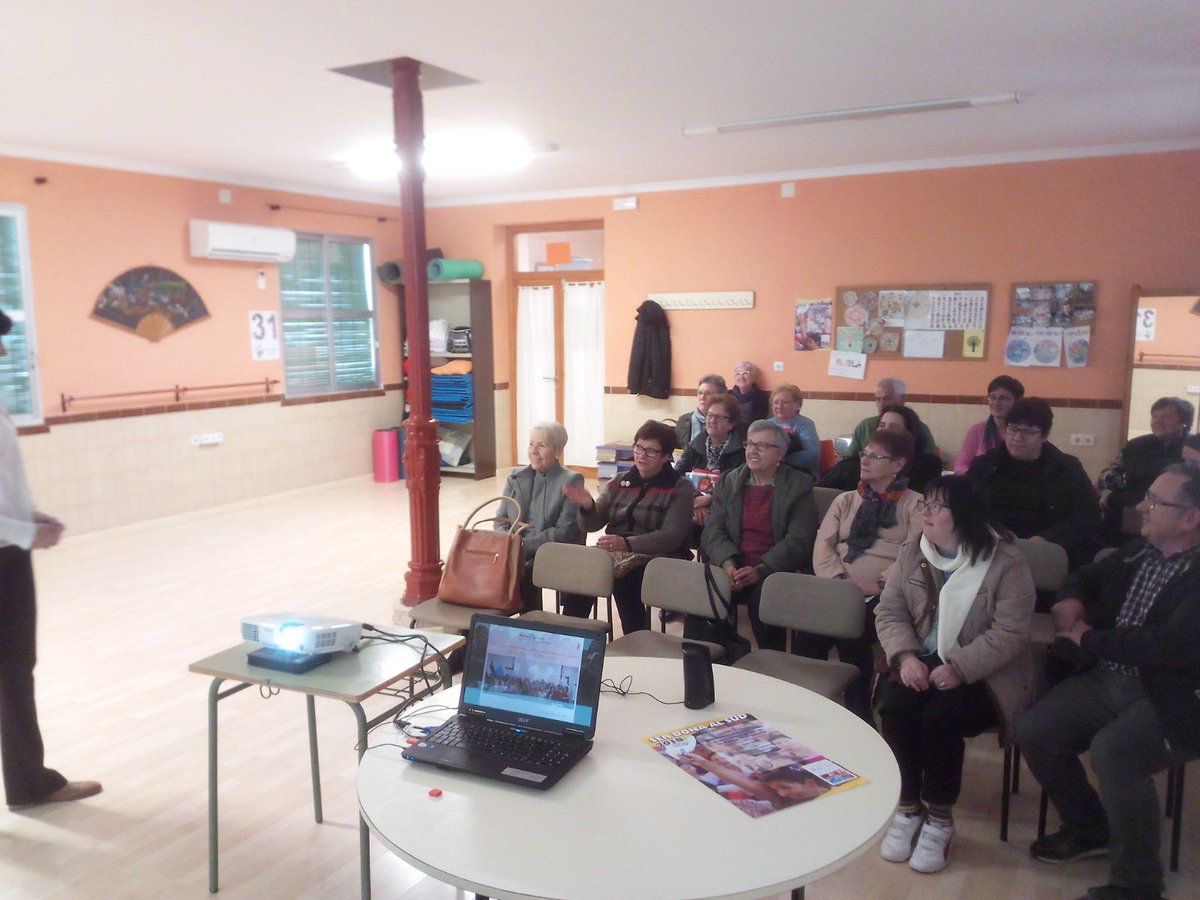 Hem participat en el 1er encontre de municipis pel bé comú de la Comunitat Valenciana i, alhora, #SerDonaAlSud continua amb el testimoni de Patrícia Navarro sobre la situació política de les dones salvadorenques a El Puig i Castelló de Rugat. En fotos, a Quatretonda i l'Olleria.