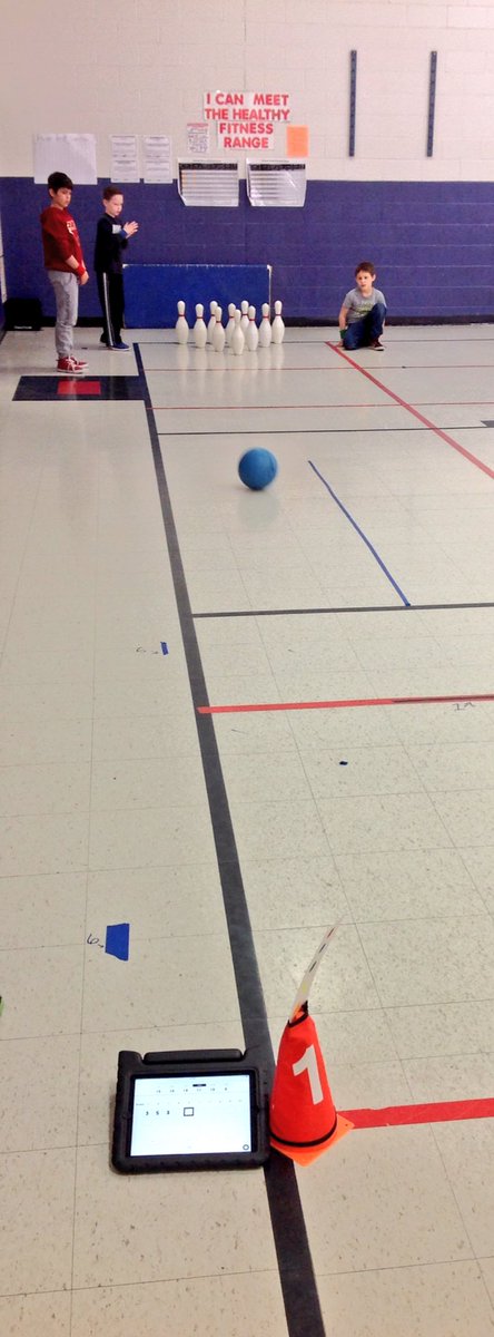 MReevesHancock's tweet photo. Using iPads to score for bowling in PE.
@jwright9805 
@denisedunn247 
#hpsdtigers https://t.co/0aOMEfiSWs