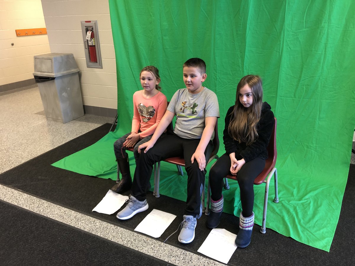ewitt43's tweet photo. 3rd SS in @MHiggins3rd are reciting their planet videos using @TouchCastEdu and @DoInkTweets and @padcaster. #phpackers https://t.co/1tlQL6zowr