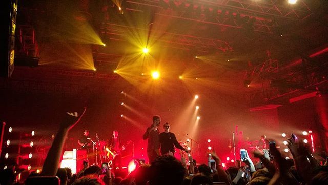 ciofix103's tweet photo. #carlbravexfranco126 #fotobrutteaiconcerti #alcatrazmilano https://t.co/mrWloLqbbD https://t.co/8s3OIpxw7Z