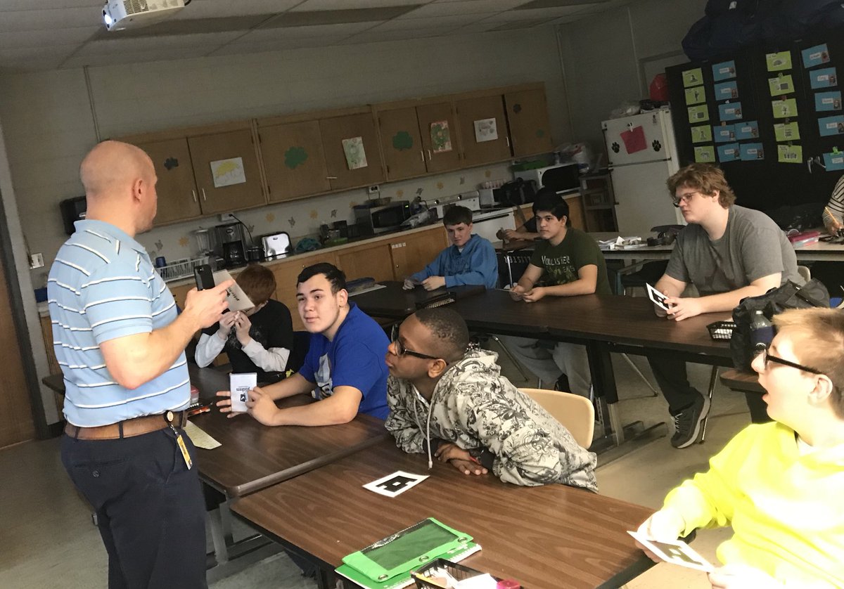 MrsFortunak's tweet photo. @CoachJonCraig came into our class today to help the students learn about digital citizenship and how to Be Internet Awesome! The students had a great time using Plickers to answer questions. #btsdtigers #digitalfootprint https://t.co/pY37Q2aE9B