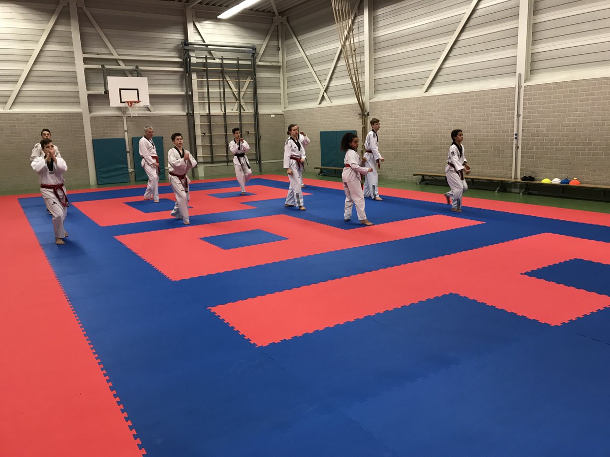 ArawazaNL's tweet photo. Heerlijk om positieve reacties te krijgen: "Nog bedankt voor de matten. Ze zijn echt heel mooi en we zijn er dus heel erg blij mee." #Puzzelmatten van PE; kwaliteit, veiligheid en duurzaamheid #NihonSport #judo #karate #taekwondo #BJJ #grappling #JiujItsu #kickboksen #hufterproof https://t.co/DZzrSFNYCO