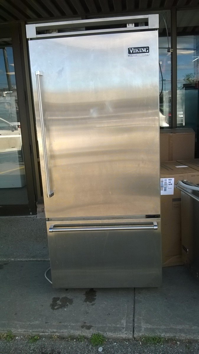 StrongManLiquid's tweet image. 36" ONE DOOR STAINLESS STEEL OR PANEL READY FRIDGES HOME SHOW UNITS - $1400 MOREEN 416 747 8410