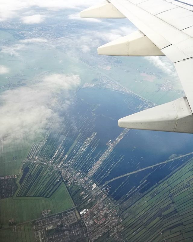 eostories's tweet photo. Views like this are good for the flight anxiety ✈
.
.
.
.
.
 #darlingescapes #girlslovetravel  #travelgirl  #ig_minimalshots#exploretocreate#darlingweekend#darlingmovement#thatsdarling#minimalist#minimalism#thehappynow#persuepretty#postitfortheaesthe… https://t.co/LgPmEGdmFK https://t.co/gw4SHWNNTE