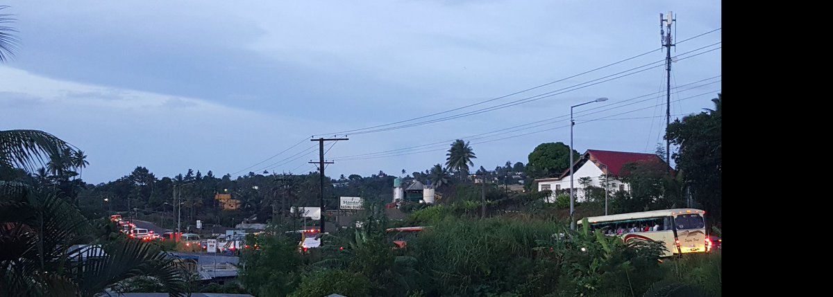 RKSOldScholars's tweet photo. Traffic backed up along Kings Road from Mobile HQ to Laqere Bridge - and it is only 6 am @sun_fiji @FijiFm96  @viti_fm https://t.co/W7bfOKnNyn