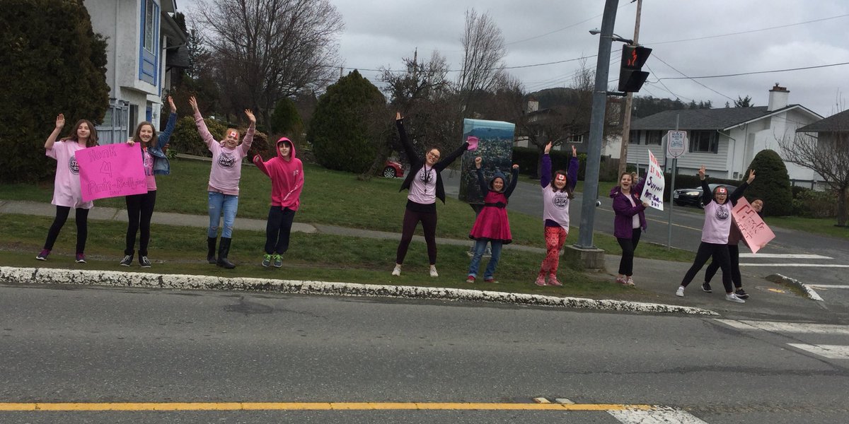 GMSMavericks's tweet photo. Glanford students take a stand against bullying!
Everybody belongs at GMS! https://t.co/WbLjmmpHqG
