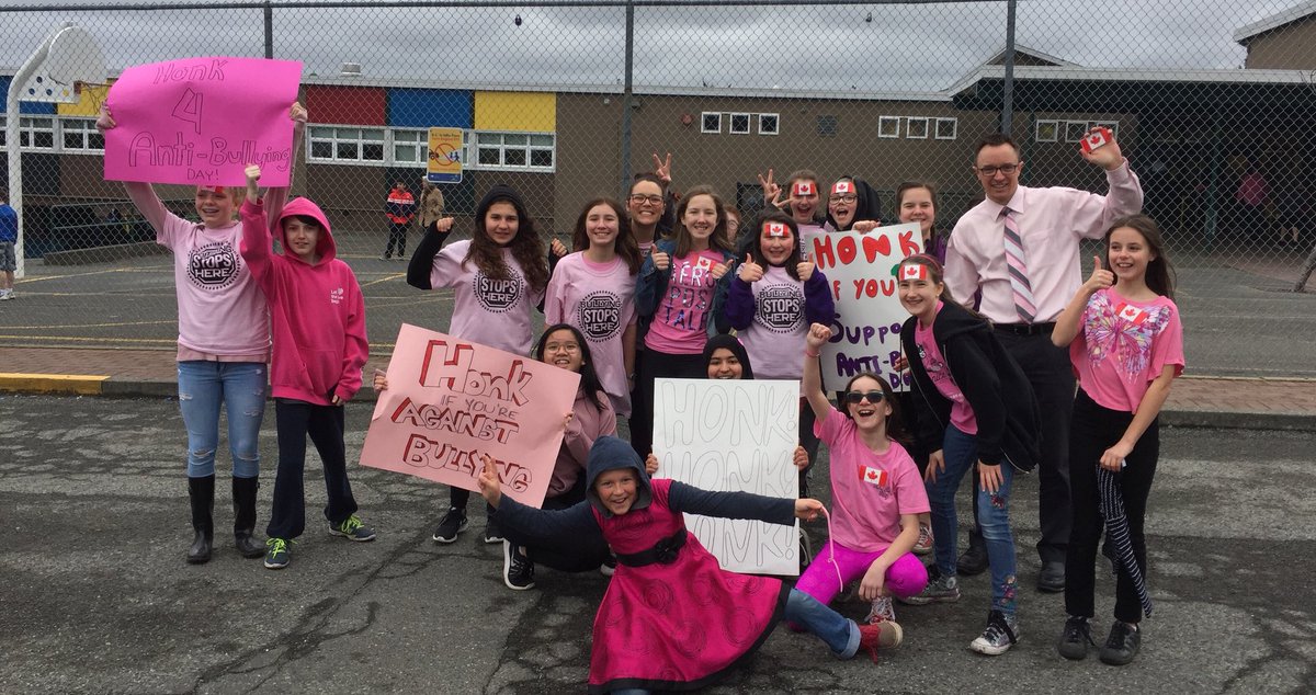 GMSMavericks's tweet photo. Glanford students take a stand against bullying!
Everybody belongs at GMS! https://t.co/WbLjmmpHqG