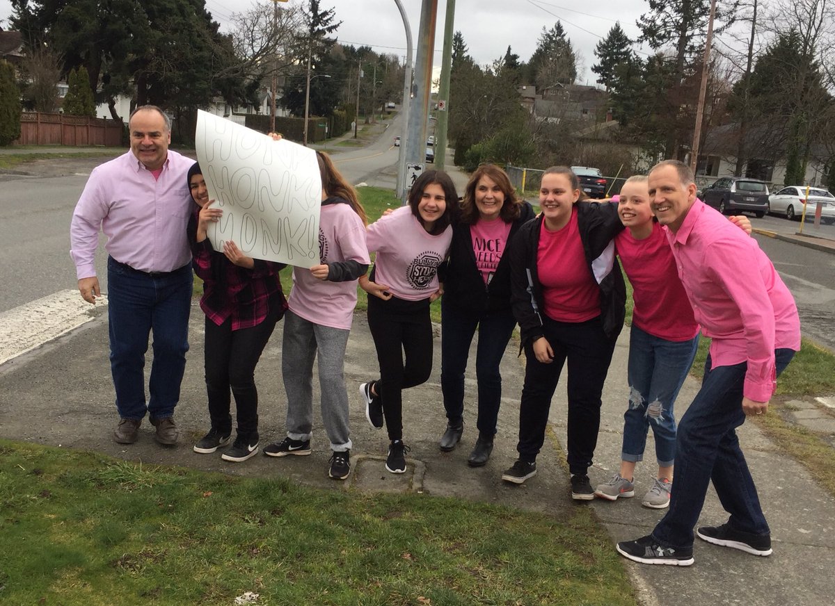 GMSMavericks's tweet photo. Glanford students take a stand against bullying!
Everybody belongs at GMS! https://t.co/WbLjmmpHqG
