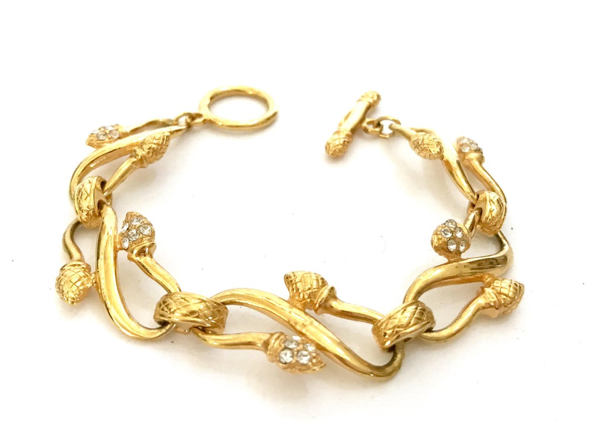 VintageImagine's tweet photo. New items daily, pls follow, pls share, Fendi Gold Tone Link Bracelet, Figure Eight Links, Acorn End Caps, Pave Ice Crystal Accents, Couture High End Designer, Signed, Gift for Her https://t.co/0RxDXyuMAt #vintagejewelry #signedFendi #1990svintage #greatgifts https://t.co/96MAXQUD4J