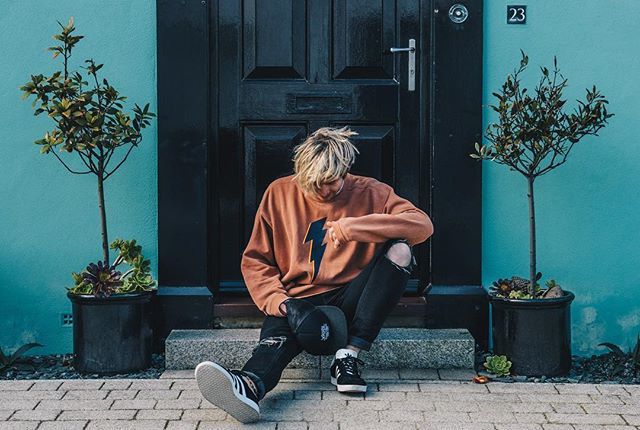 mauriceamour's tweet photo. Big love to @syrupandsalt for hooking my up with this fresh jumper! They are a local company with an awesome oversized range of clothing. This jumper is defiantly my favourite of them all! Be sure to hit them up 🤙🏻 MA x 
Photo - @eviejohnstone.stylis… https://t.co/nKX3gnvSU3 https://t.co/M2uTTcEBQO