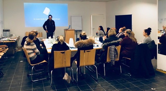 missionfixed's tweet photo. #mHealth im #Gesundheitskiosk @Billstedt_Horn - Heute #LifeTime Schulung von @conhealth_eu für die MFAs unserer Partnerpraxen! #Digitalisierung der #Kommunikation mit unseren #Patienten https://t.co/RWDeaMebpK