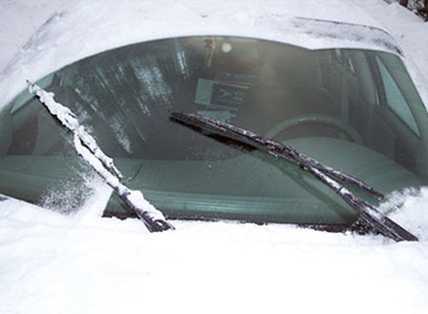 LordcoParts's tweet photo. Winter vs. Regular wipers, there is quite a difference! They really help on those snow days!
#lordco #trico #autoshop #retail #windsheild #car #automotive #comparison #snow #storm #prepare #preparation #drive #driving #weather #glass #winter #product #wipers #outside #outdoors https://t.co/Ft4WFxXTHw