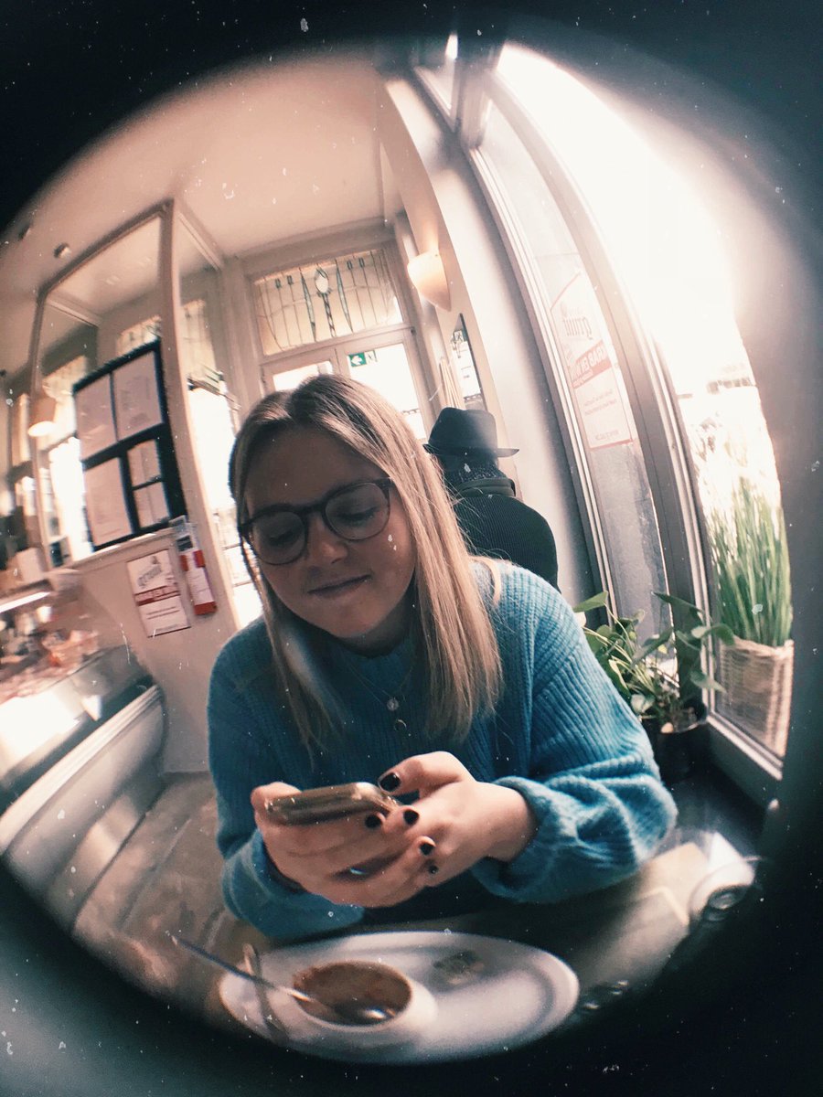 alexdestrooper's tweet image. last #selfieforseb as a 15 years old :) 

✨💛⚡️🌙💫

 @sebtsb #selfieforseb