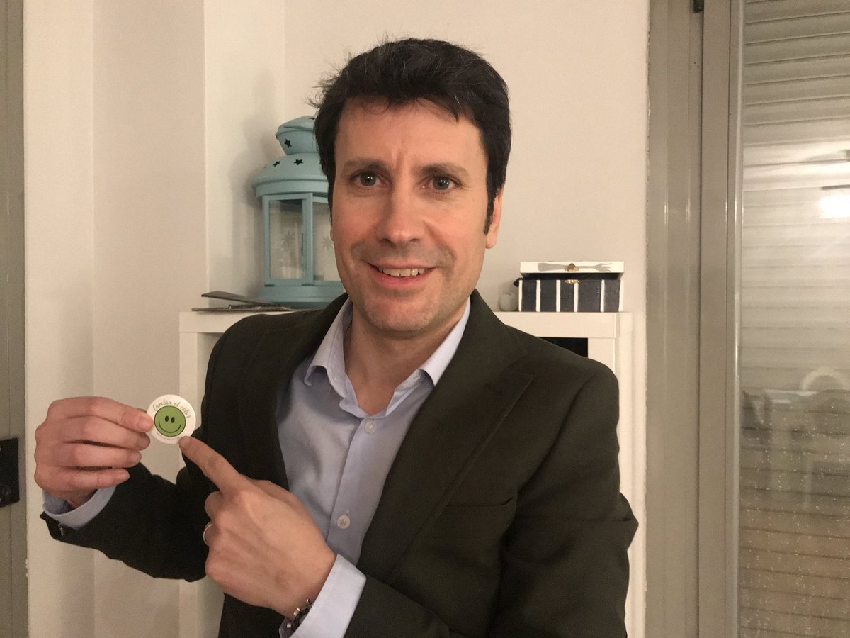 Perez_go's tweet photo. En el #DiaEnfermedadesRaras descubro la Colangitis Biliar Primaria. Enfermedad hepática, afecta sobre todo a mujeres jóvenes... y tiene tratamiento! Así que tú también estás a tiempo de sumarte a #Cambiaelcolor https://t.co/9IVvYw69LV