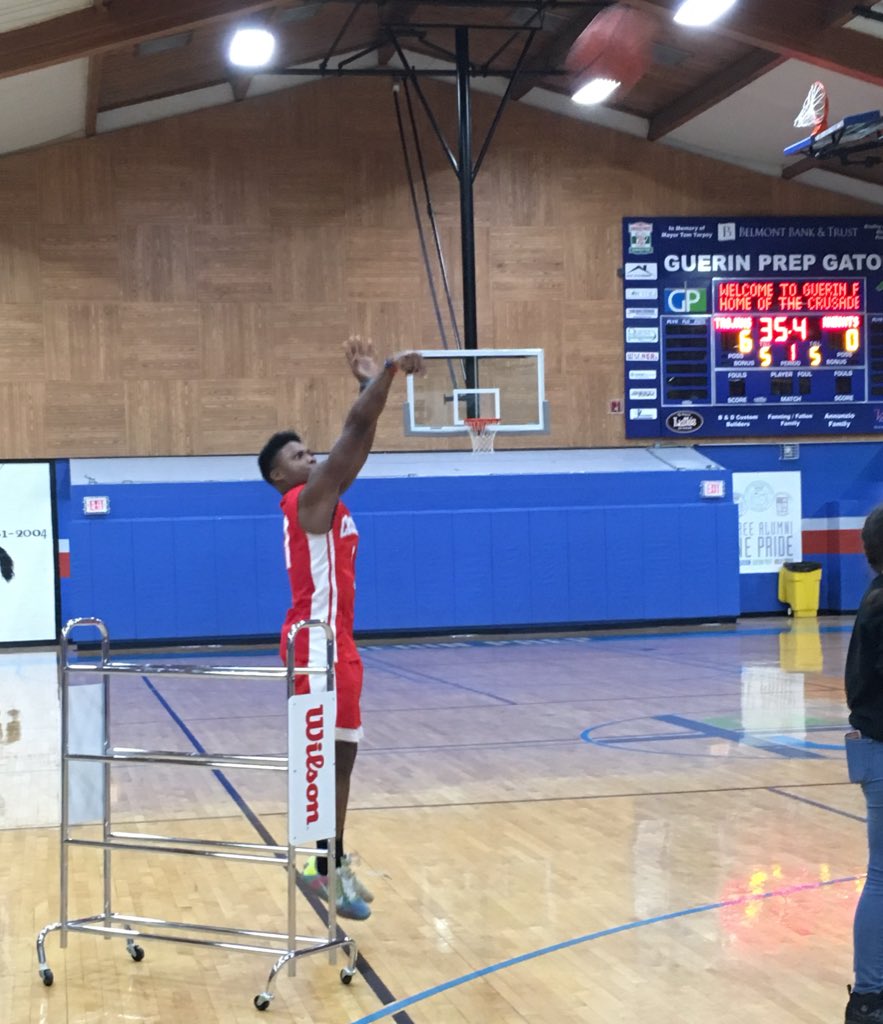 GuerinAthletics's tweet photo. Congrats to our #EricVanko & #GeraldCrawford for qualifying for the sectionals of the @hellocountry 3-Point Showdown. They’ll join #AndrewPetrulakis & #ChrisBrooks of #TimothyChristian at Timothy on Friday at 5:30 for a chance at the State Finals in Peoria. #GuerinPride #3🏀 https://t.co/OMNxg8utXx