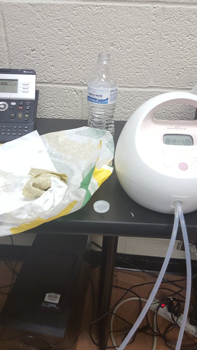 ellesee87's tweet photo. Making it happen at school! Grateful for the support @AlamoColleges1 has provided 😁, gave me a space, comfortable chair, access to music, above and beyond in my book! #WETC
#SpectraMom #iPump #NormalizePumping #EveryOunceCounts #SpectraIsMyFavoritePump @SpectraBabyUSA https://t.co/IxmQRvY0DF