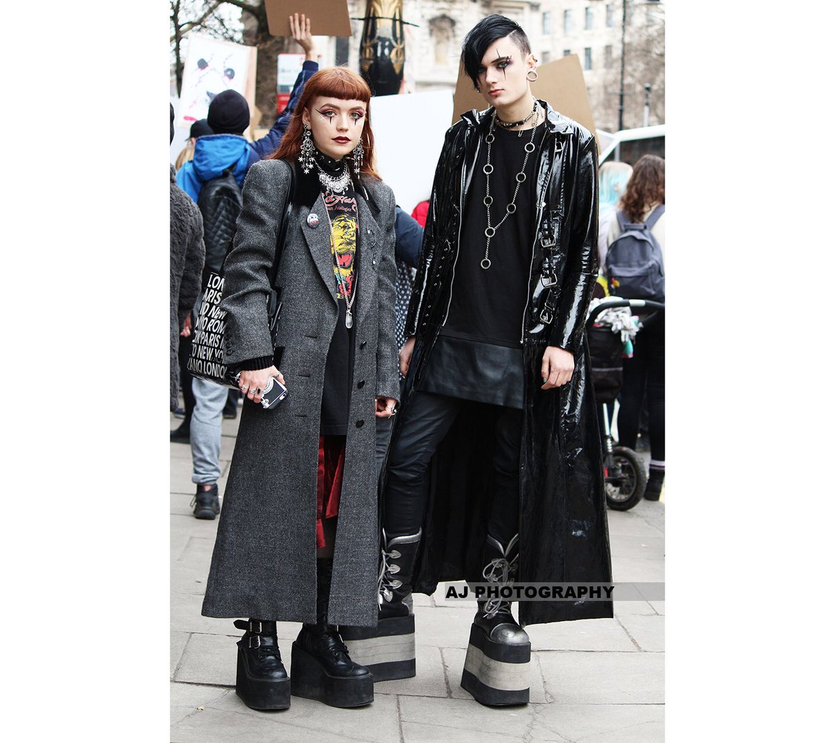vanityhypeUK's tweet photo. Check out these #StreetStyle photos from #LondonFashionWeek https://t.co/7vCTwjmv6b https://t.co/K3SEBUK9Q0