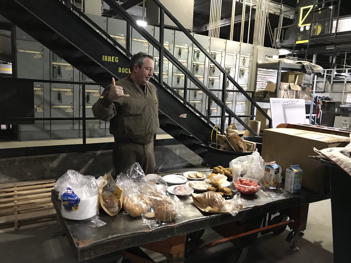 #caughtsafely <a href="/jbehgooy/">Joseph Behgooy</a> @DesertMTUPSers Craig Custadero the wellness co-chair for wasatch ctr prepares for wellness Wednesday