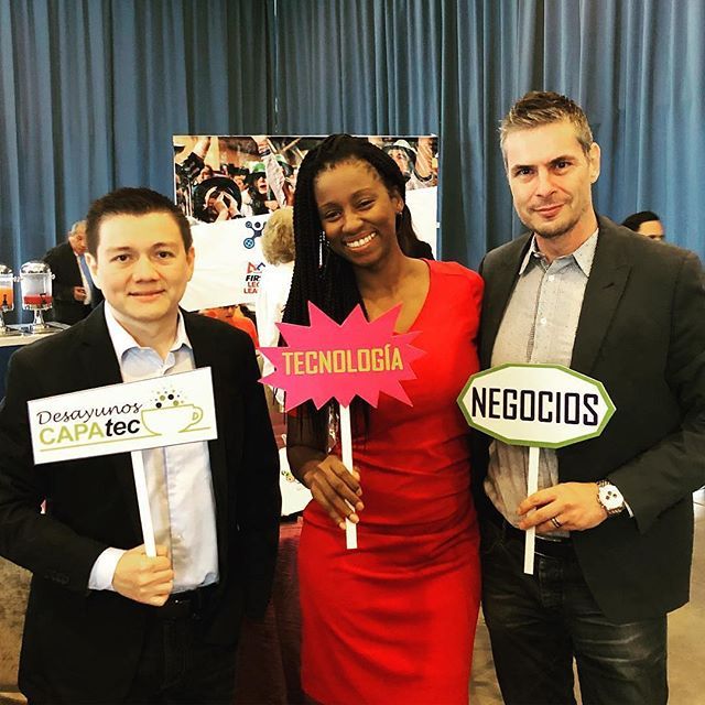 Hoy desde #DesayunosCapatec @capatecpanama compartiendo mesa con @wendyjordan y <a href="/borismetraux/">Boris Metraux</a> de @encuentra24clasificados btw @travistaliaferro ya había salido. La temática de hoy fue #IoT en donde @vidadigital moderó un panel de especialistas incluido @e…