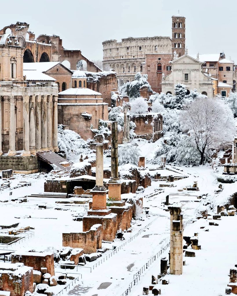pochispicci_'s tweet photo. Queste sono alcune delle foto che abbiamo pubblicato su Instagram. (@pochispiccieunacartina). Domani speriamo di svegliarci di nuovo così 😍 #nevearoma #roma #burian @igersroma @igerslazio @igersItalia https://t.co/BkRUNc3ZnJ