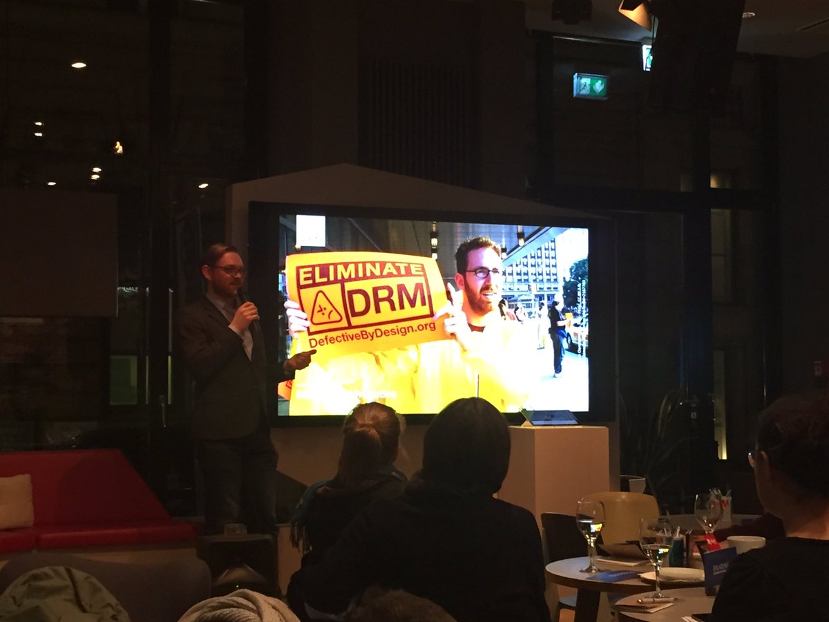 Canto's tweet photo. DRM is so complicated... talking about a hot topic on a cold day. We can help with your #digitalrightsmanagement #cantomeetup #cantoisdam with @s_picklum https://t.co/g5A54R78yi