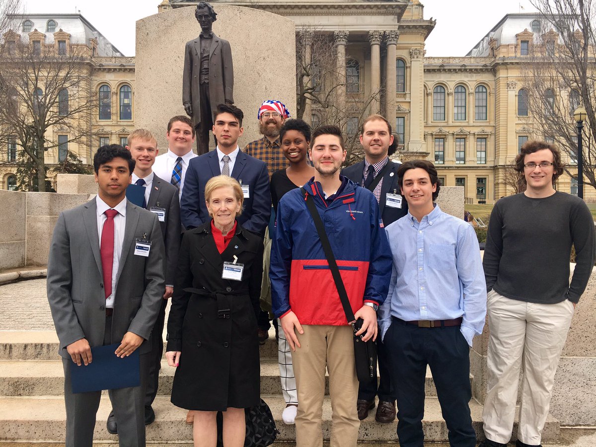 ChancellorKoch's tweet photo. Happy to be taking part in U of I lobby day with @UISedu students &amp; @UISeduAlumni. They are all fired up and ready to go inside and visit their legislators.  #UIDayAtTheCapitol https://t.co/fe48yzNyvr