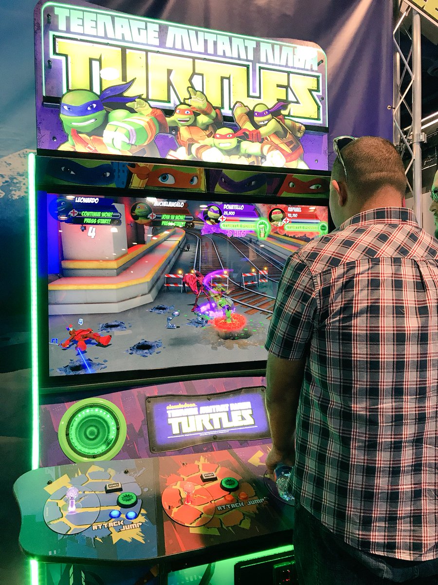 rawthrills's tweet photo. All the yes. #TMNT #AmusementExpo #BOOTH410 https://t.co/ABiYHZAPR4