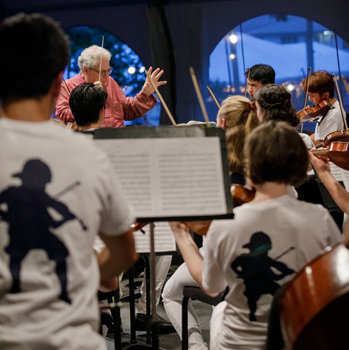 ItzhaktheFilm's tweet photo. In 1994, Itzhak Perlman's wife Toby Perlman created The #PerlmanMusicProgram. The organization offers unparalleled musical training to young string players of rare and special talent. #itzhakthefilm @PerlmanOfficial
Find out more here: https://t.co/nwD7Xve8L6 https://t.co/O3cwUgKglT
