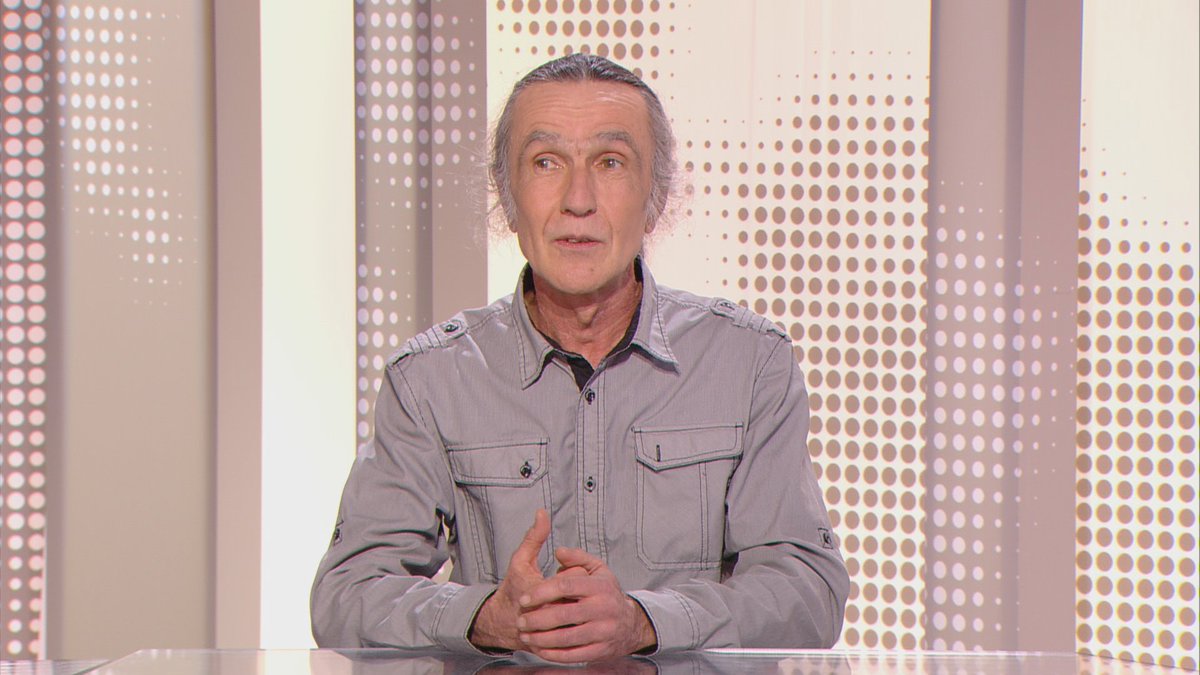 “La langue des signes est la voie royale pour les sourds. Alors qu'en France il y a le lobby médical, une emprise sur les enfants ; ce qu’on propose c’est la voie de la réparation.” Patrick Belissen <a href="/oss2007/">OSS2007</a> #28min <a href="/Ed_LaDecouverte/">Éditions La Découverte</a>