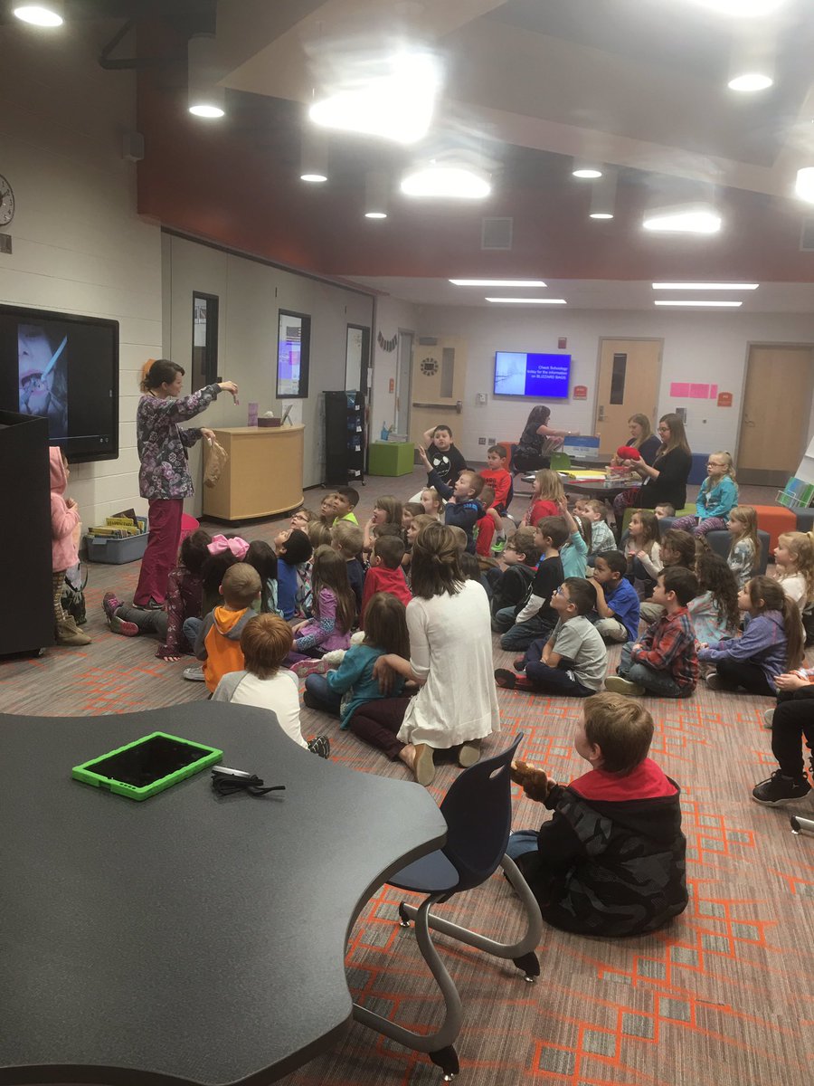 MrsSusor's tweet photo. Pod A / Kindergarten used our space to learn about dental health ! Thank You Mrs. Greenwalt for presenting today! #OneRangerNation https://t.co/ehRBKl7KY8