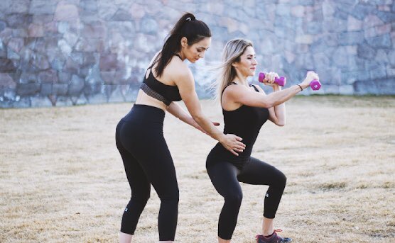 FitSnack's tweet photo. Workout with a Buddy β It gets you out of your routine and adds the element of competition or just having company.
#fitnessgirl #fitnessbuddies #fitlife #fitnesstips #healthychoices #healthymind #healthybody #training #fitsnacktips #trainwithafriend #healthyliving #itsalifestyle https://t.co/gyQmh5JI7N