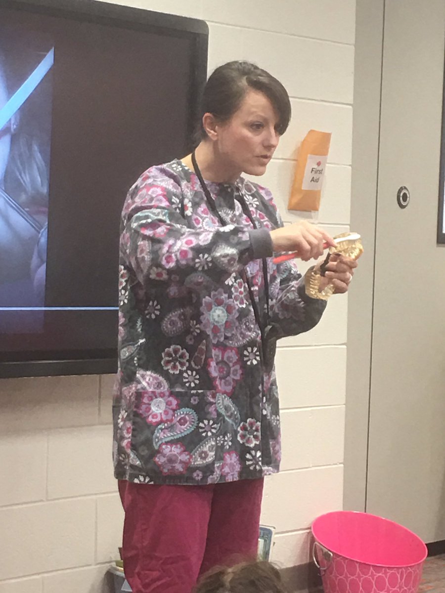 MrsSusor's tweet photo. Pod A / Kindergarten used our space to learn about dental health ! Thank You Mrs. Greenwalt for presenting today! #OneRangerNation https://t.co/ehRBKl7KY8