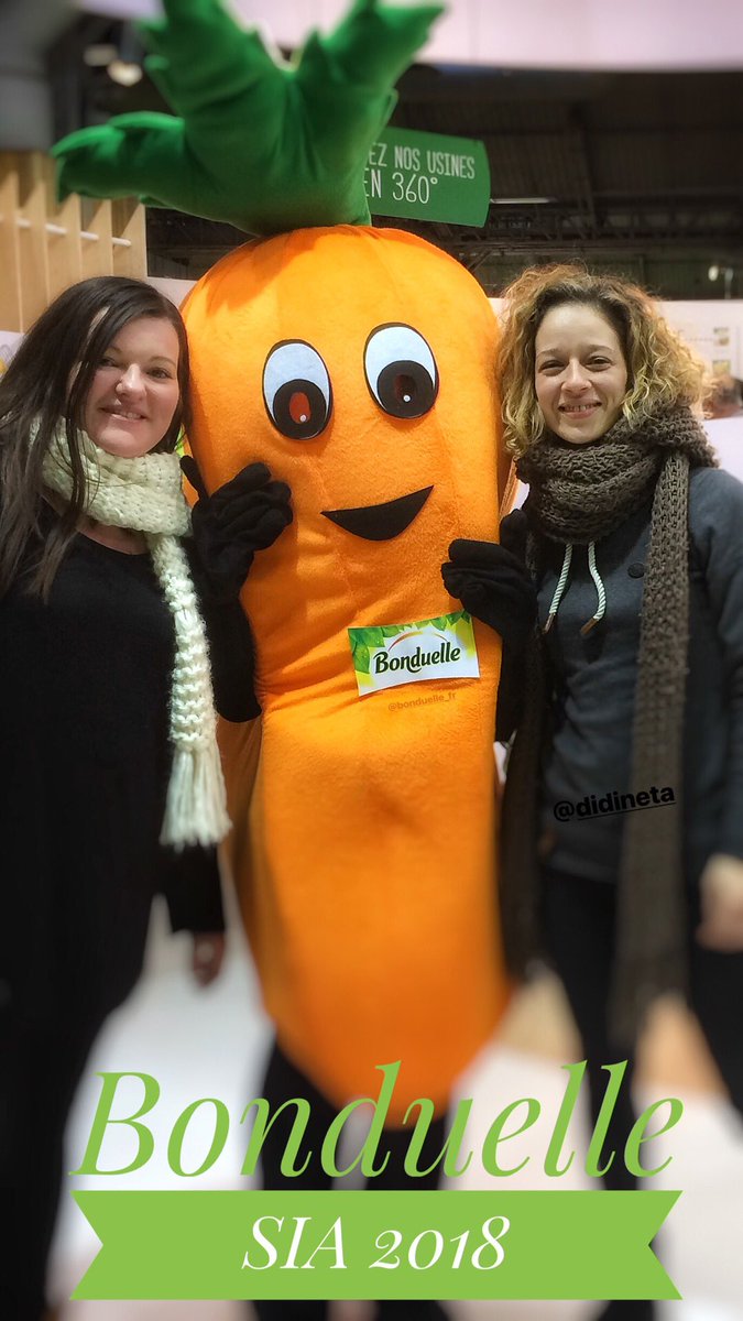 Mimi_Cuisine's tweet photo. On a croisé Charlotte la Carotte au #SIA2018 chez @Bonduelle_Group - Légumes Conserves et Surgelés toute l’année pour une conso #responsable #antigaspi 🥕 @Salondelagri https://t.co/HI6o19yn3v