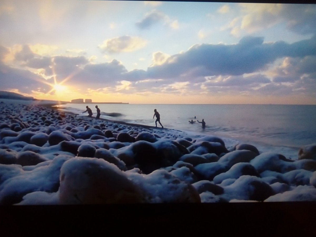 ThePowerofG's tweet photo. Swimmers in the UK...... https://t.co/gKPzl1WEgj