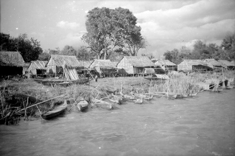 Tonle Sap fishing village
