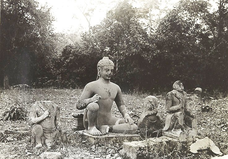 King Statue - Photo taken between 1919 and 1926