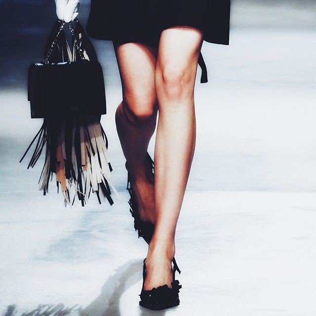 DottieKingston's tweet photo. Reposting @missmoodymermaid:
#fashionaddict #fashionlover #fashioneditor #fashionshoot #styleinspiration #styleinspo #fashionforecast #fashionforecaster #trendforecast #fashionstatement #autumnwinter #details #glamour #fasicmode #look #mode #fashioneditorial #luxuryaddict https://t.co/FuGR3oZdSP