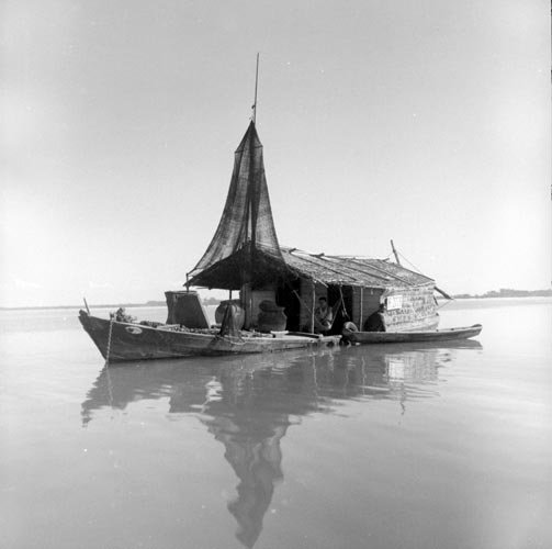 Tonle Sap fishing village