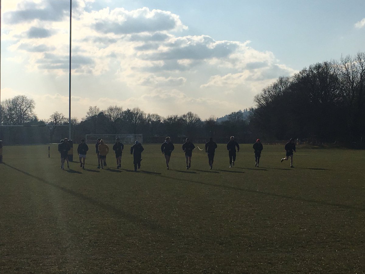EastHouseCran's tweet photo. A cold one today at 7s training - not long after this my phone died it was so cold. Great effort by the boys.....&amp; ARH #brutalsession https://t.co/e7ZiODjaOi