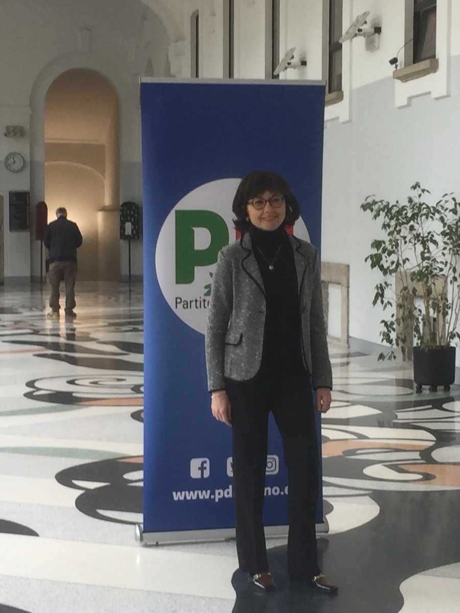 AlessiaPotecchi's tweet photo. Mi rivolgo agli indecisi con le parole di  Calamandrei che ai giovani nel 1955 parlava della Costituzione. "L'indifferentismo alla politica e' come quel contadino che si trova su un piroscafo che sta affondando e dice che me ne importa non è mica mio!" Pensateci! #ScegliPD https://t.co/zYPIzVB24H