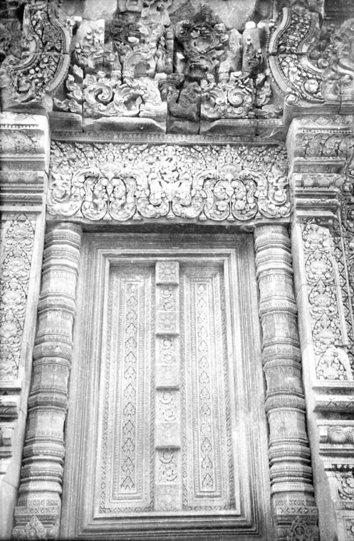 historic picture of Banteay Srei temple