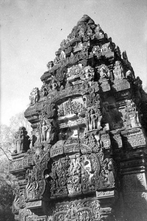 historic picture of Banteay Srei temple